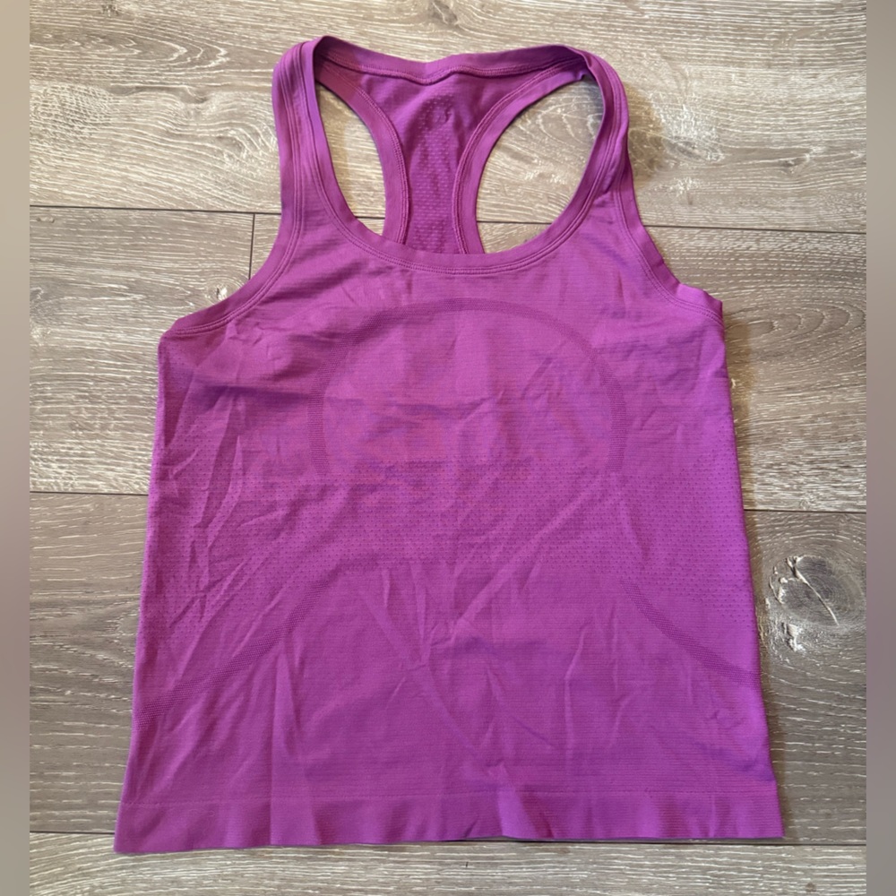 Lululemon Swiftly Tech Racerback Tank Top 2.0 *Race Length
Vivid Plum